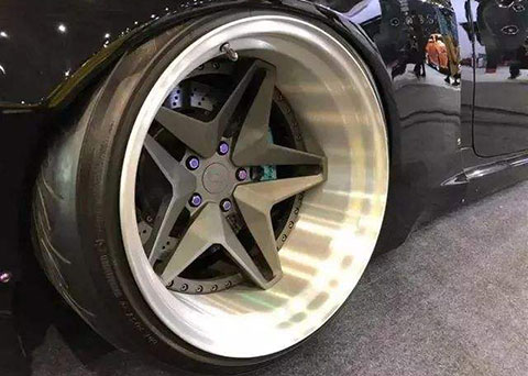 What are the advantages and disadvantages of wheel size?