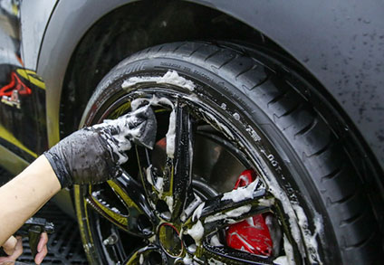 Car aluminum wheels are full of scars? One way to make it as new as ever